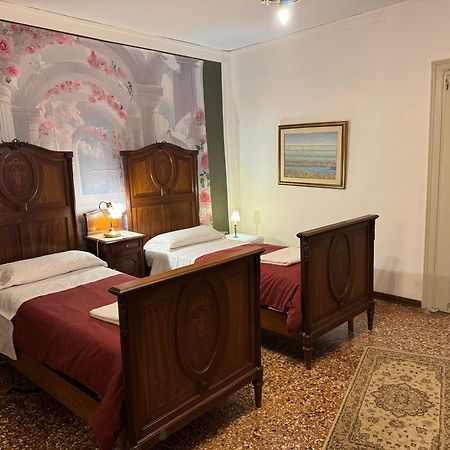 Lions Venice Guest House Экстерьер фото