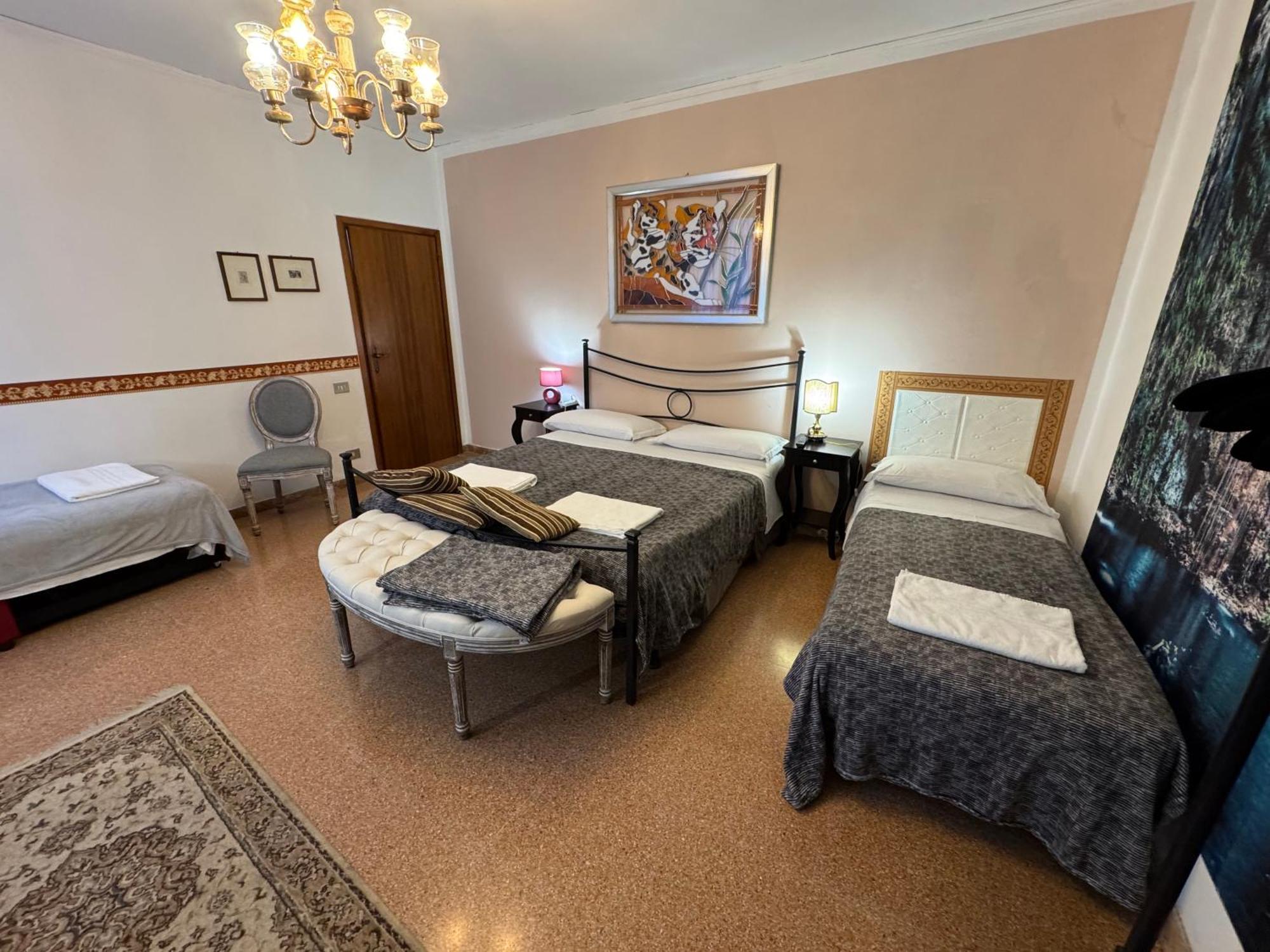 Lions Venice Guest House Экстерьер фото